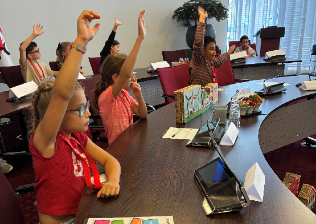 kinderen in de raadzaal