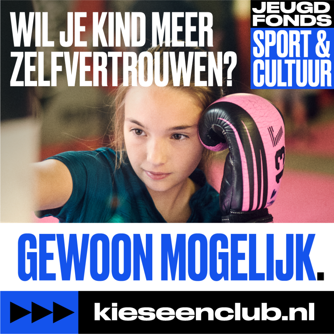 Meisje met bokshandschoenen met daarbij de tekst: Wil je kind meer zelfvertrouwen? Gewoon mogelijk. Kieseenclub.nl